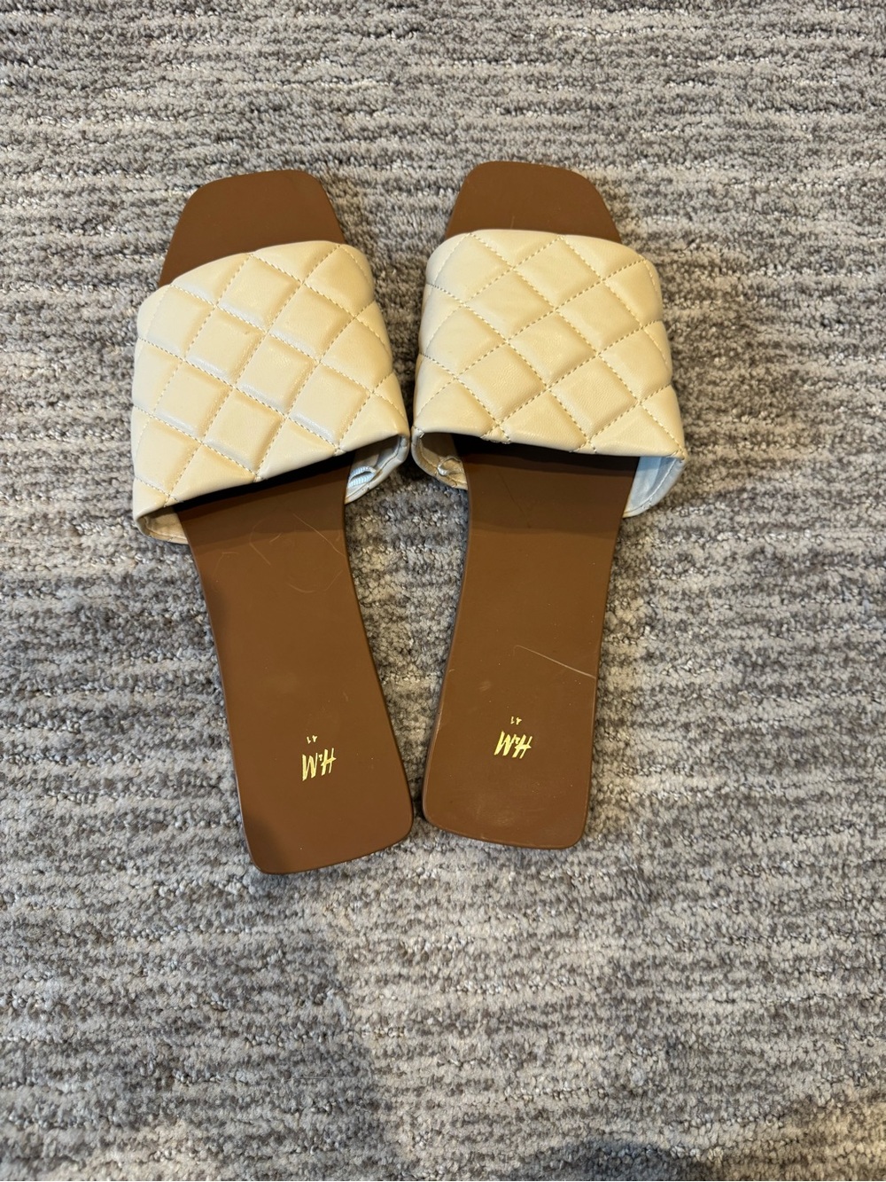 H&M Cream Quilted Slide Sandals with Brown Footbed
